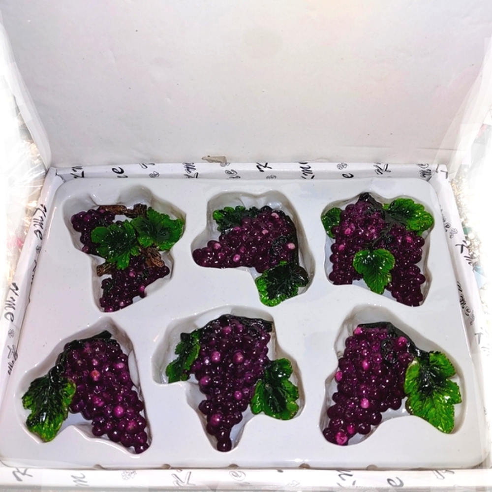 Box Set Bunch Of Grapes Magnets